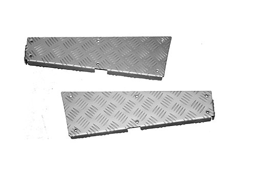 REAR CORNER CHEQUER PLATE KIT SILVER