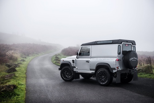 Jante 1983 Satin Black 8x18" ET10 Defender