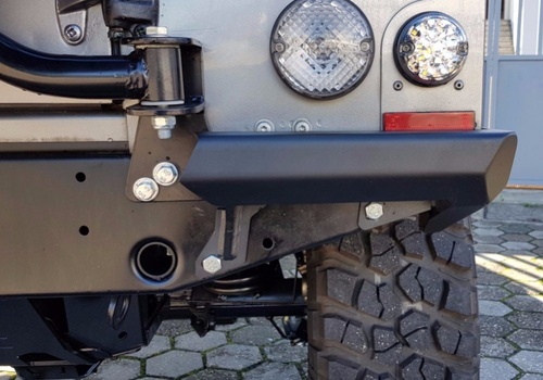 Proteções cantos traseiros Defender 90