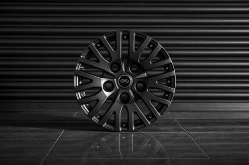 Jante 1983 Satin Black 8x18" ET10 Defender