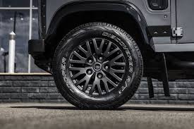 Jante 1983 Satin Black 8x18" ET10 Defender