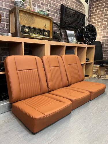 Bancos Deluxe Oxford Tan Vinyl - Series